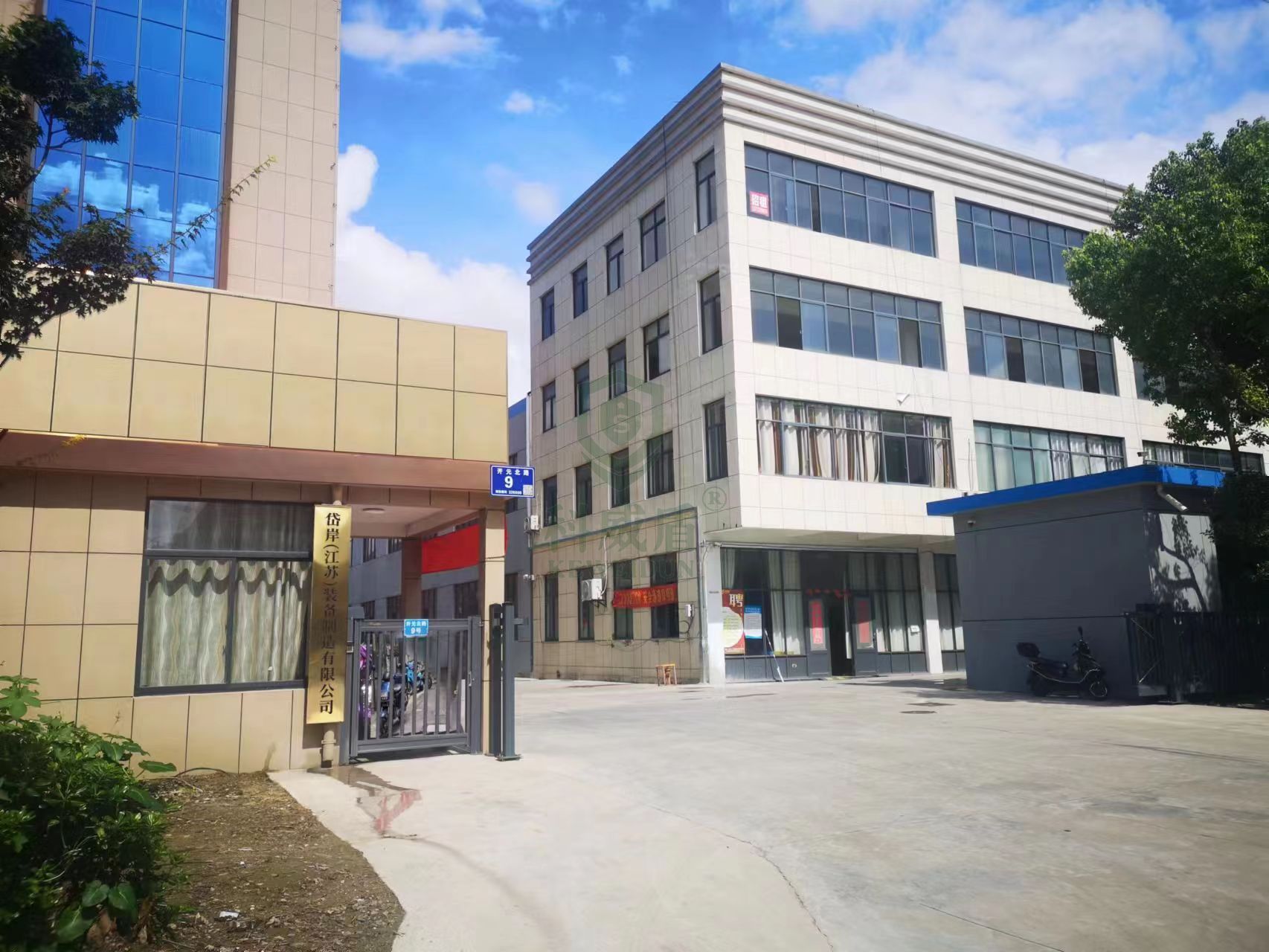 滾塑廠(chǎng)家,滾塑模具廠(chǎng),江蘇滾塑模具廠(chǎng)